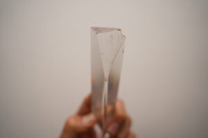 撮影アイテムの三角プリズムで光化学前ボケを